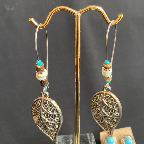 NWOT Boho Hanging Earring with matching Stud - Picture 4 of 4